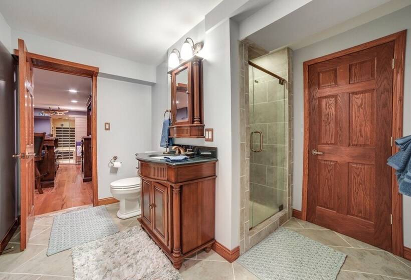 Charming Crete Home W/ Hot Tub, Deck & Fire Pit