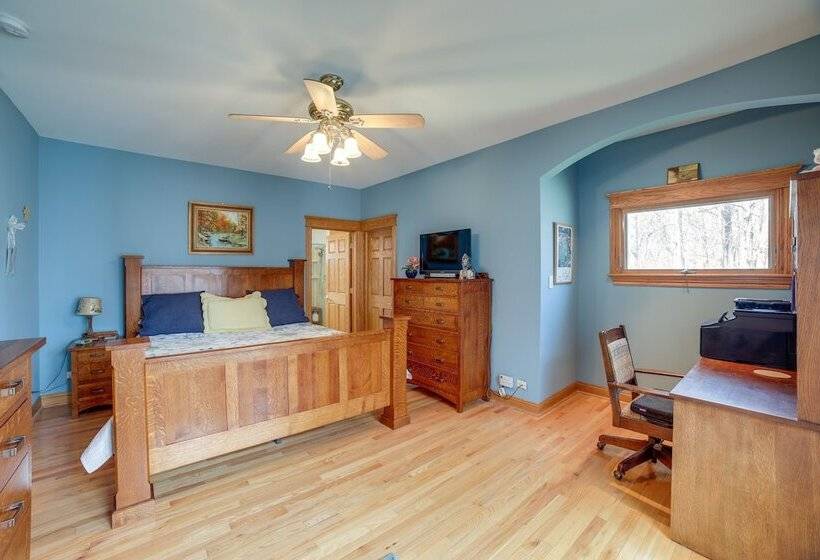 Charming Crete Home W/ Hot Tub, Deck & Fire Pit