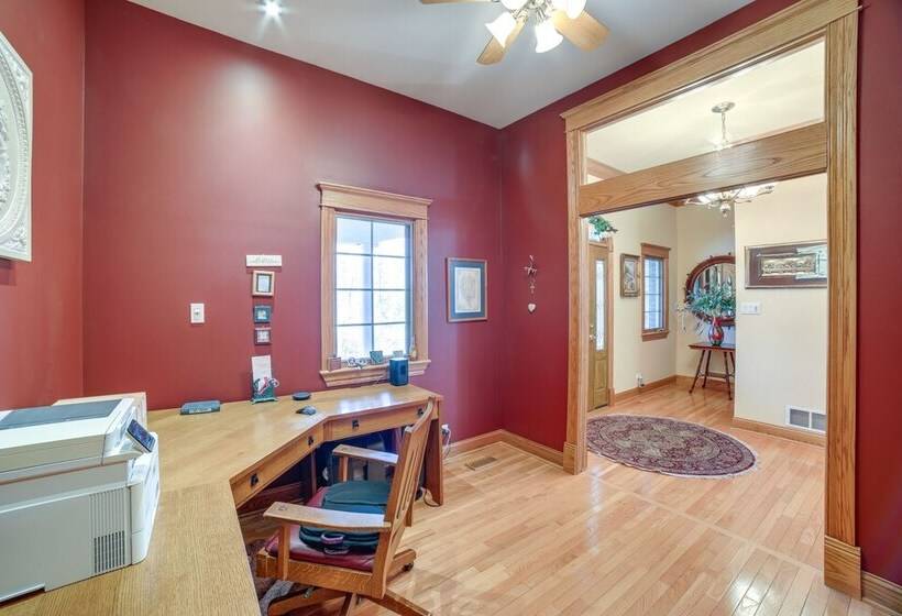 Charming Crete Home W/ Hot Tub, Deck & Fire Pit