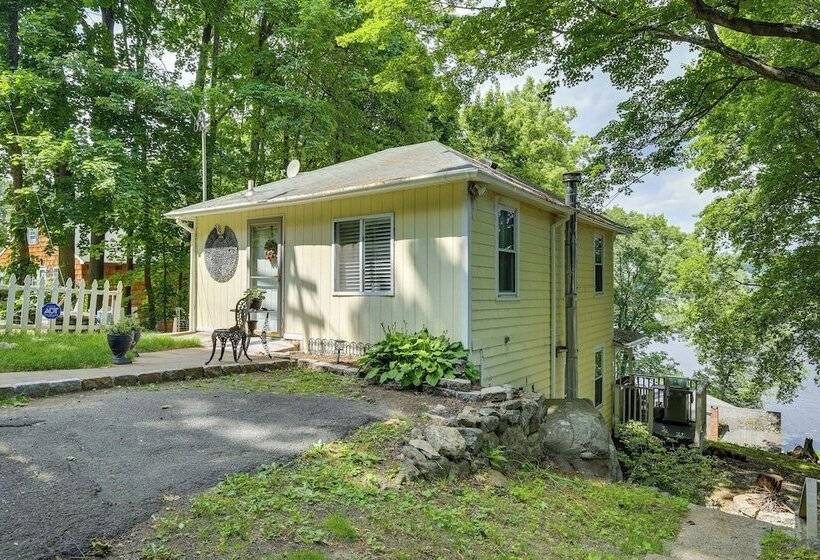 Charming Danbury Cottage W/ Lake Kenosia Access!
