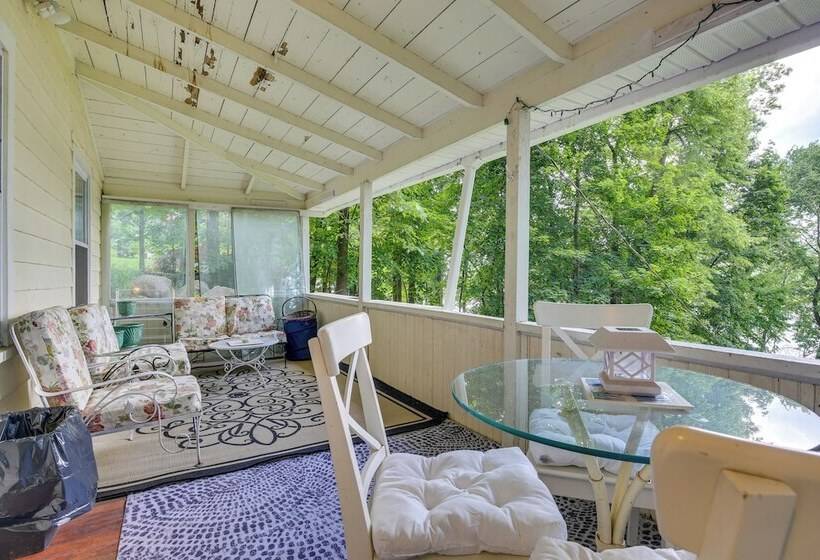 Charming Danbury Cottage W/ Lake Kenosia Access!