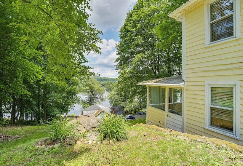 Charming Danbury Cottage W/ Lake Kenosia Access!