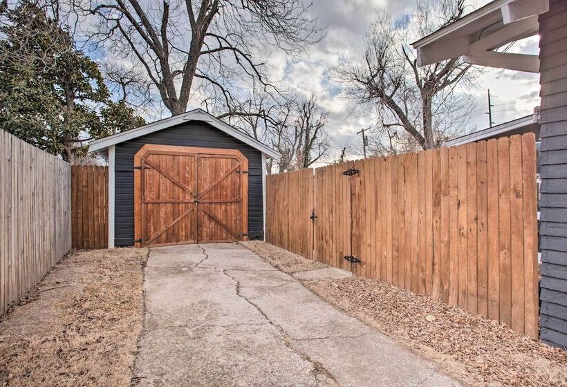 Charming Downtown Home W/ Updated Interior!