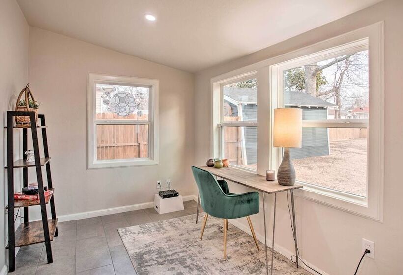 Charming Downtown Home W/ Updated Interior!