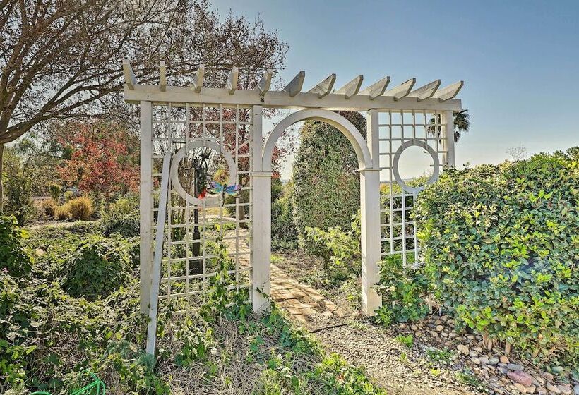 Fallbrook Home W/ Garden, Gazebo, & Fire Pit!