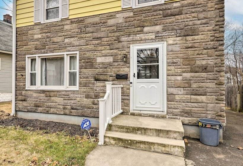 Charming Hamden Home: 2 Mi To Yale University