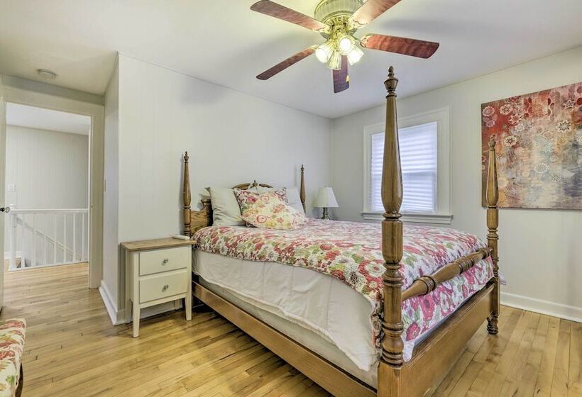 Charming Hamden Home: 2 Mi To Yale University