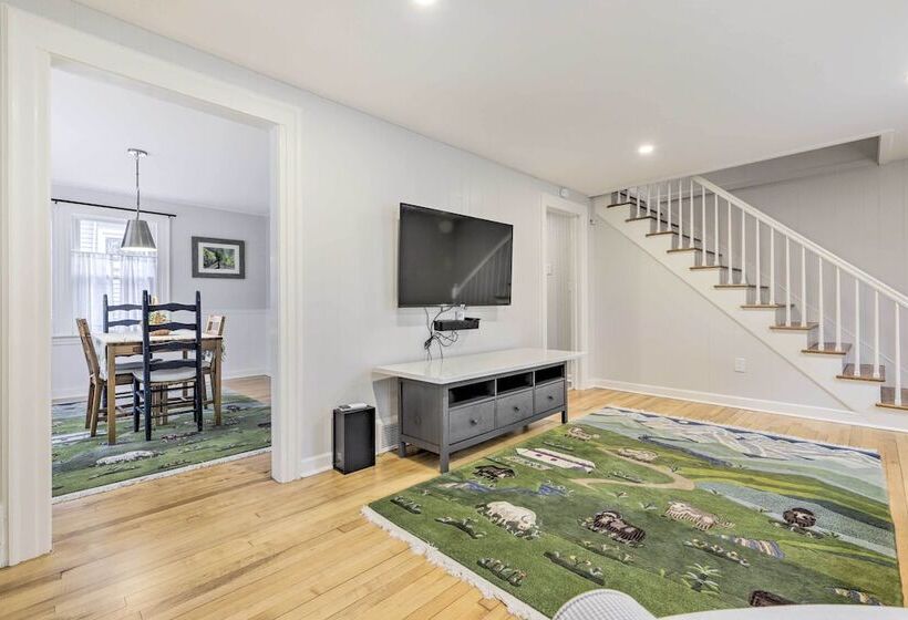 Charming Hamden Home: 2 Mi To Yale University