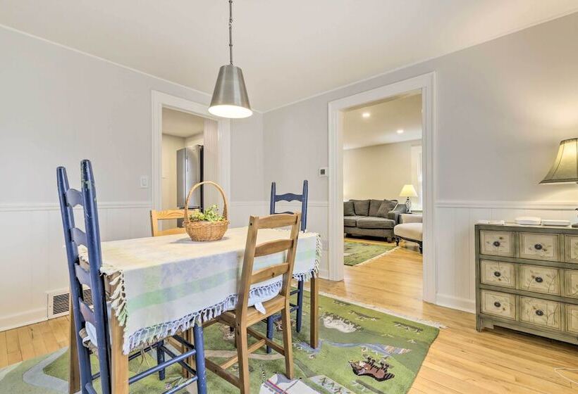 Charming Hamden Home: 2 Mi To Yale University