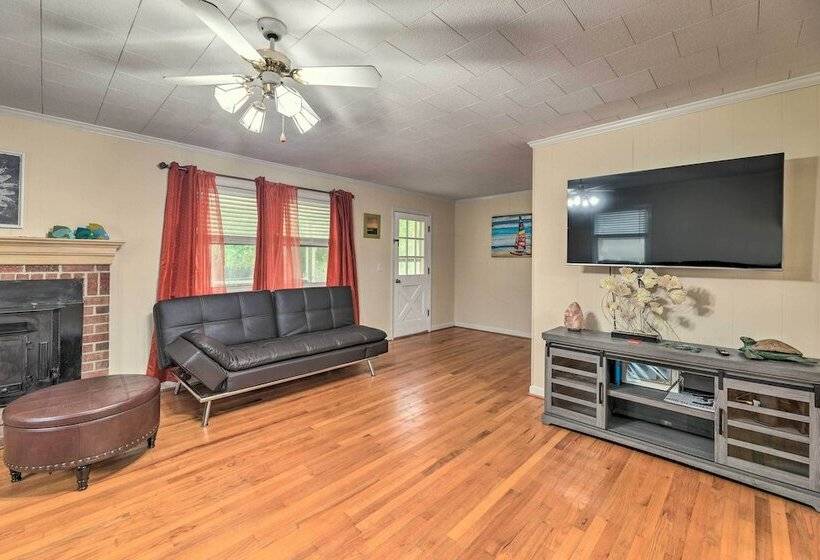 Charming Harkers Island Home   Fish & Boat!