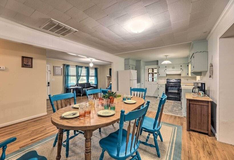 Charming Harkers Island Home   Fish & Boat!