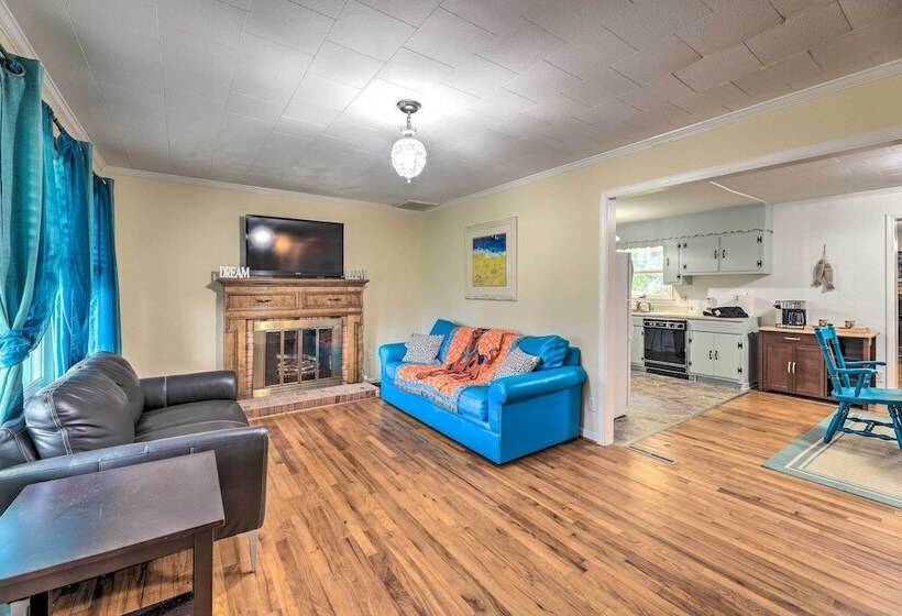 Charming Harkers Island Home   Fish & Boat!