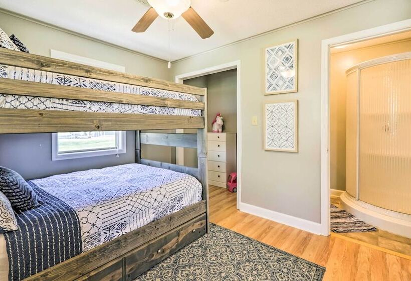 Charming Home W/ Porch: Walk To Greers Ferry Lake!