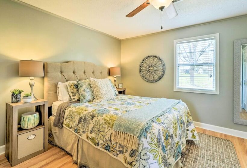 Charming Home W/ Porch: Walk To Greers Ferry Lake!