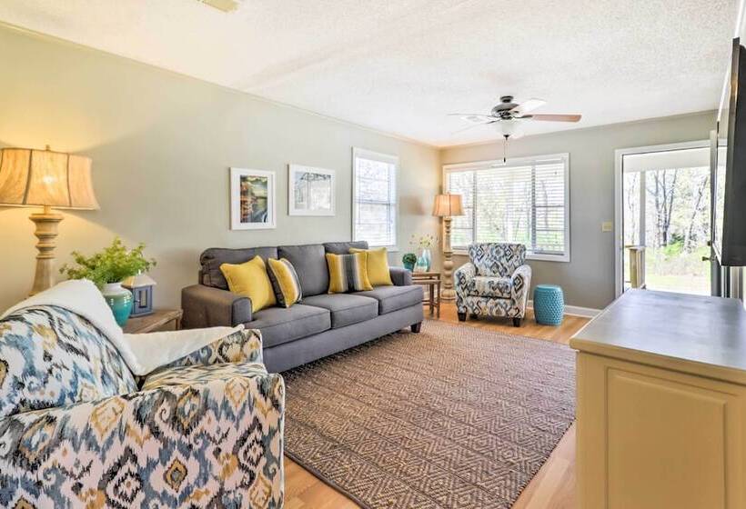 Charming Home W/ Porch: Walk To Greers Ferry Lake!