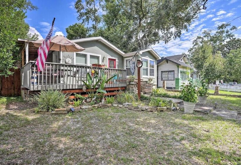 Charming Home W/ Yard, Walk To Beach & Casino