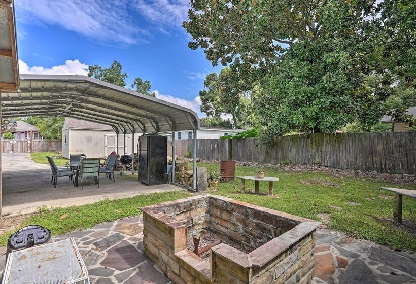 Charming Home W/ Yard, Walk To Beach & Casino