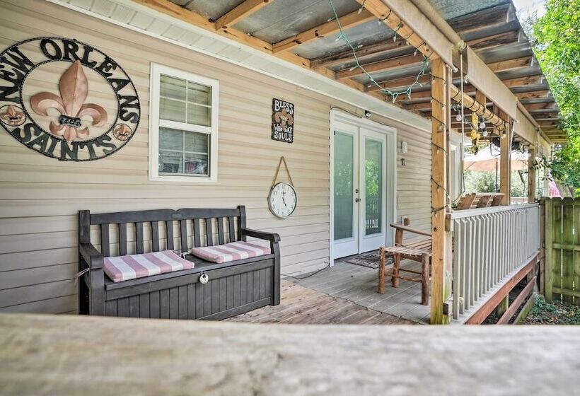 Charming Home W/ Yard, Walk To Beach & Casino