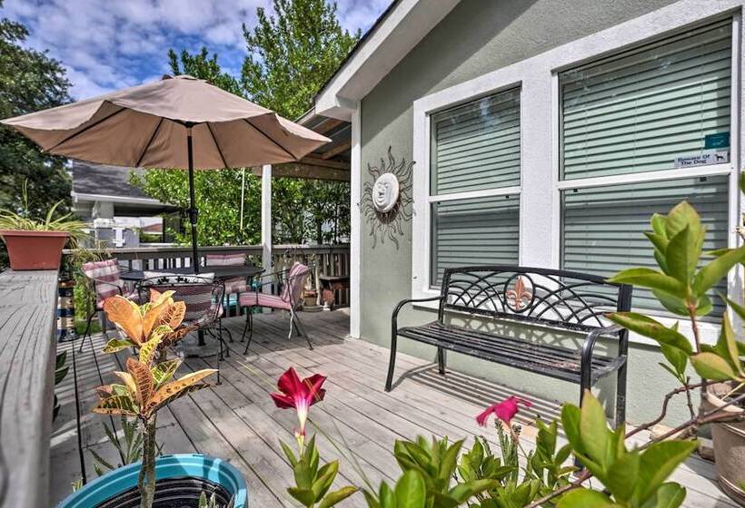 Charming Home W/ Yard, Walk To Beach & Casino