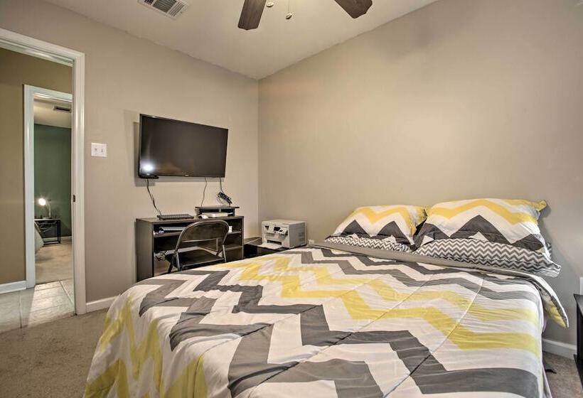 Charming Louisiana Home   21 Mi To Lsu!