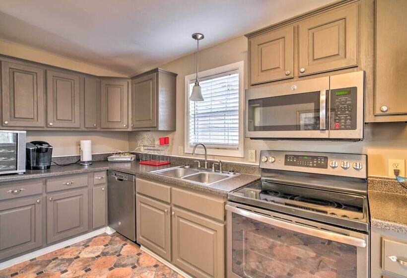 Charming Oxford Home ~ 7 Mi To Ole Miss!