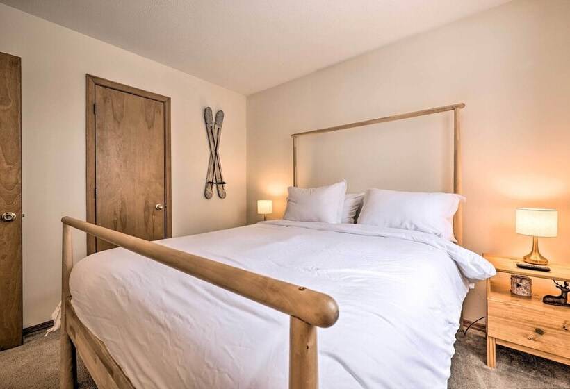 Walk To Arrowhead Lake: Cabin W/ Private Hot Tub!