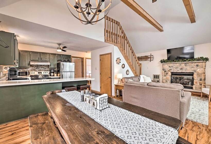 Walk To Arrowhead Lake: Cabin W/ Private Hot Tub!