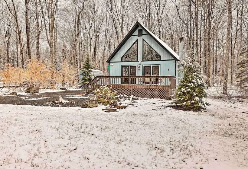 Walk To Arrowhead Lake: Cabin W/ Private Hot Tub!