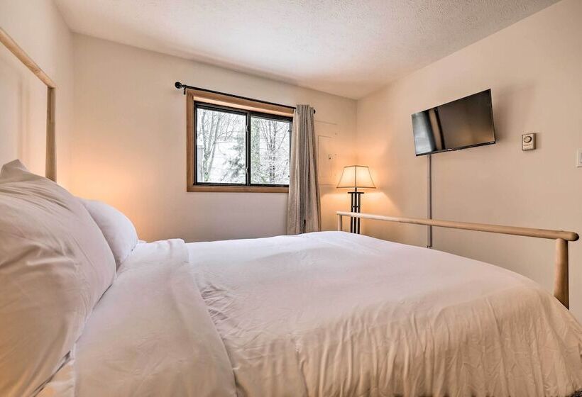 Walk To Arrowhead Lake: Cabin W/ Private Hot Tub!