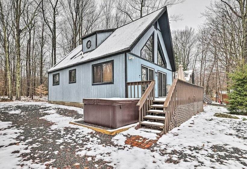 Walk To Arrowhead Lake: Cabin W/ Private Hot Tub!