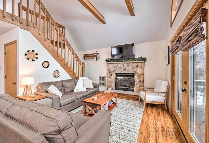 Walk To Arrowhead Lake: Cabin W/ Private Hot Tub!