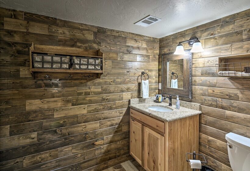 Charming Texas Home W/ Stunning Canyon Views!