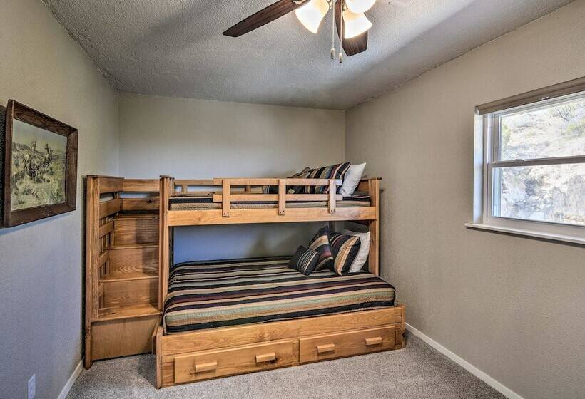 Charming Texas Home W/ Stunning Canyon Views!