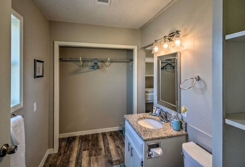 Charming Texas Home W/ Stunning Canyon Views!