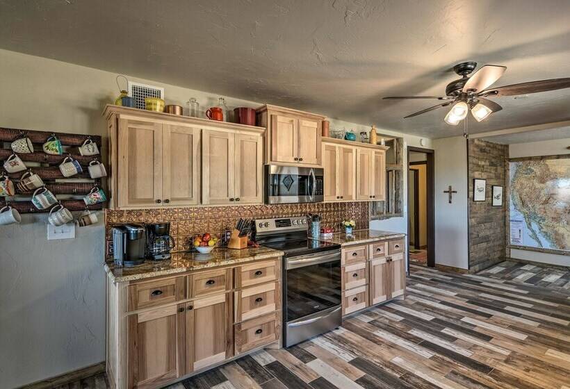 Charming Texas Home W/ Stunning Canyon Views!