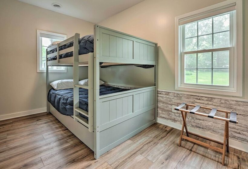 Chic Watervliet Digs Walk To Paw Paw Lake!