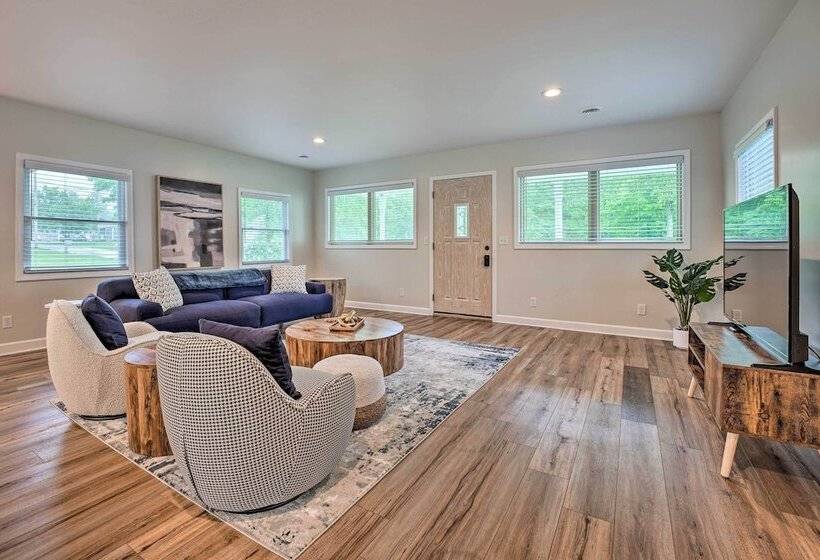 Chic Watervliet Digs   Walk To Paw Paw Lake!