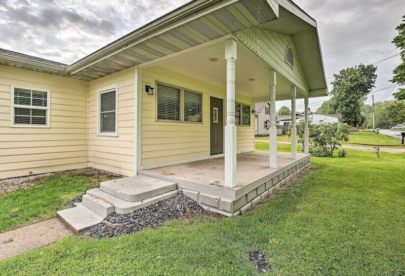 Chic Watervliet Digs Walk To Paw Paw Lake!