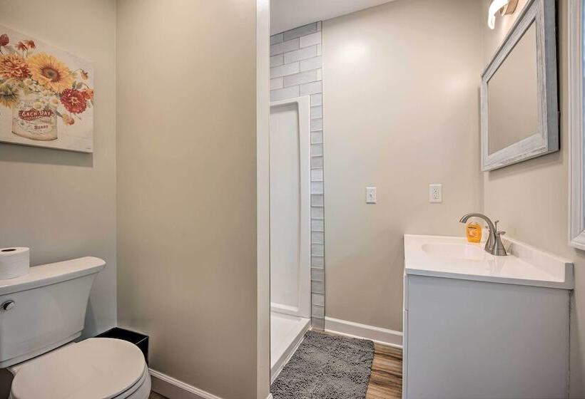 Chic Watervliet Digs Walk To Paw Paw Lake!