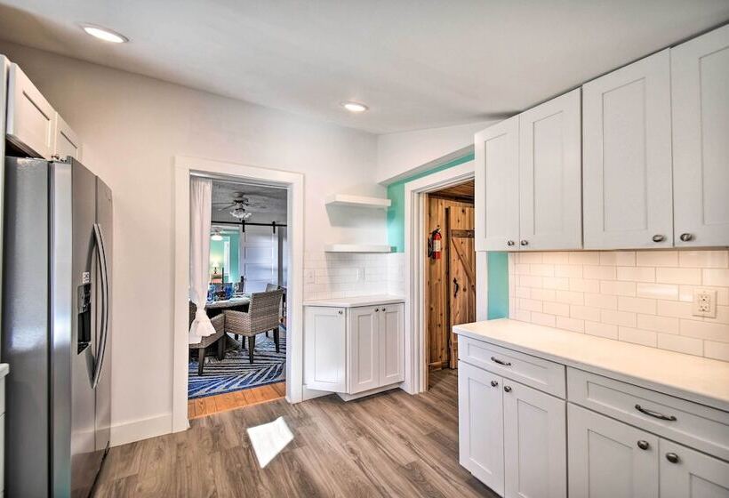Chincoteague House W/ Enclosed Porch + Deck