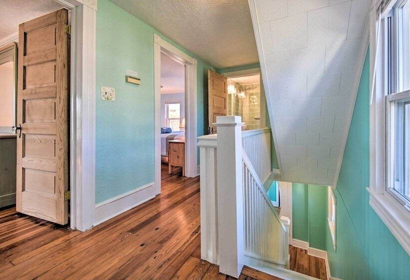 Chincoteague House W/ Enclosed Porch + Deck