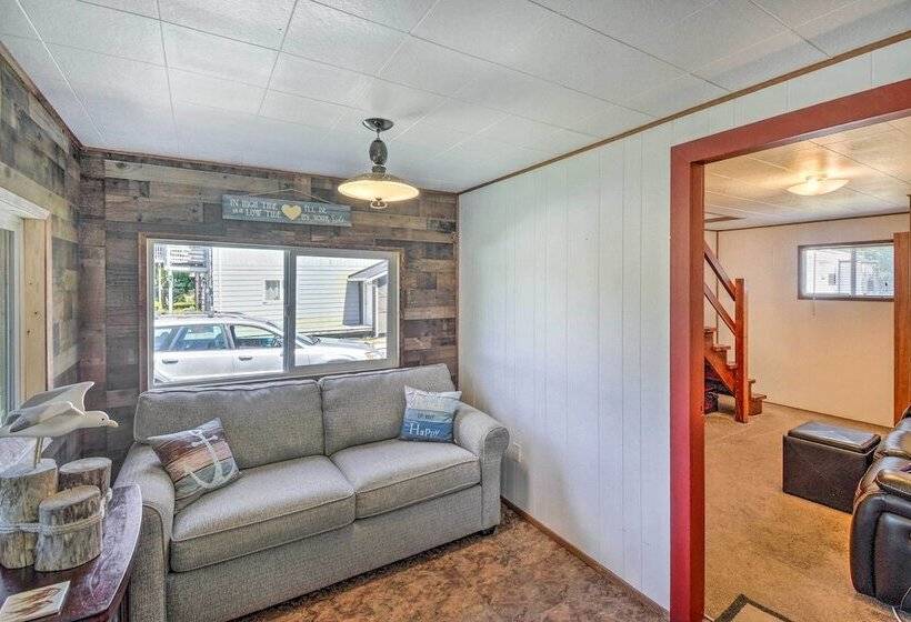Coastal Pnw Gem W/ Hot Tub   Walk To Beach!