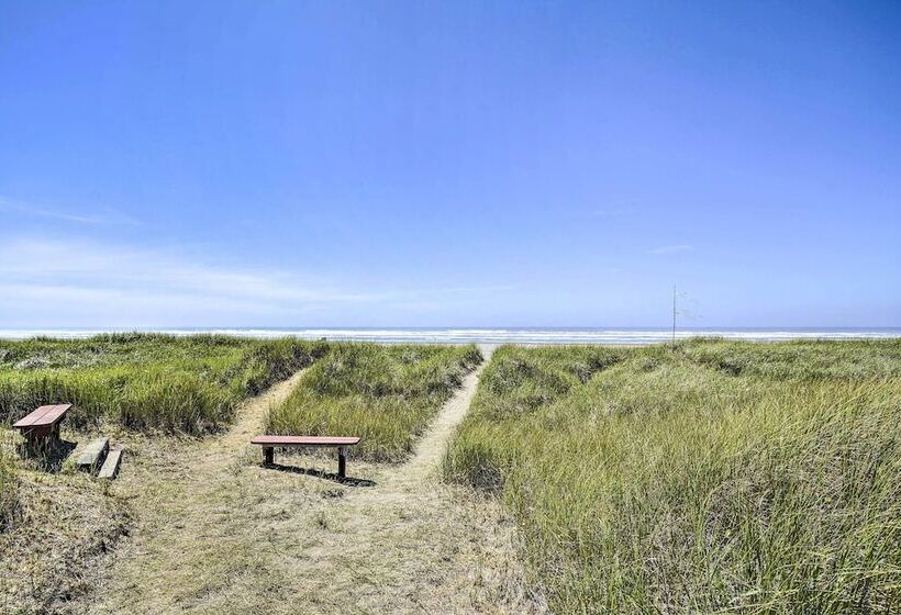 Coastal Pnw Gem W/ Hot Tub   Walk To Beach!