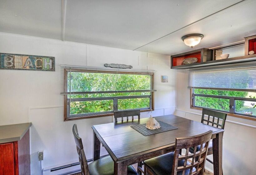 Coastal Pnw Gem W/ Hot Tub   Walk To Beach!