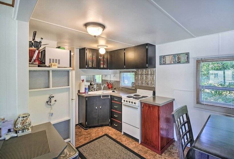 Coastal Pnw Gem W/ Hot Tub   Walk To Beach!