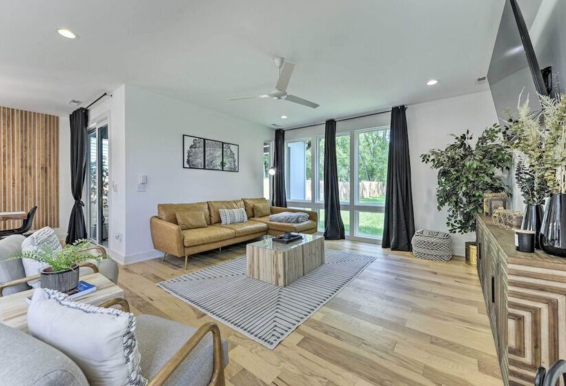 Modern Raleigh Home W/ Patio ~ 2 Mi To Downtown!