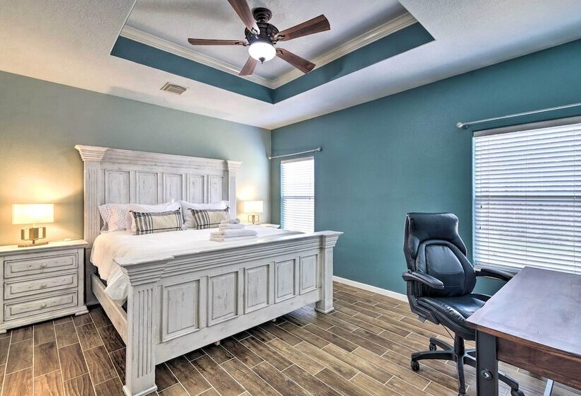 Spacious & Central Katy Retreat: 27 Mi To Houston!