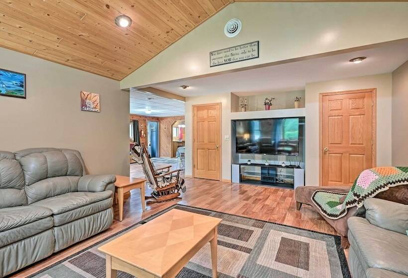 Cozy Arkdale Home W/ Fire Pit, Walk To Lake!
