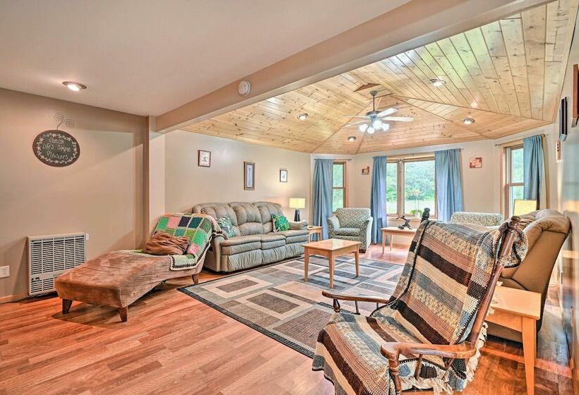 Cozy Arkdale Home W/ Fire Pit, Walk To Lake!