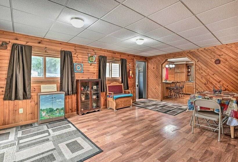 Cozy Arkdale Home W/ Fire Pit, Walk To Lake!